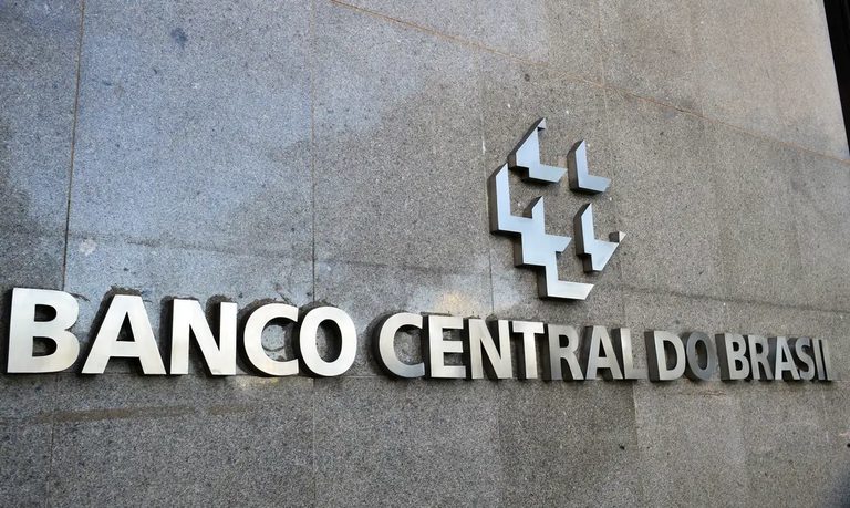 Mercado prevê inflação abaixo do teto, informa boletim do Banco Central