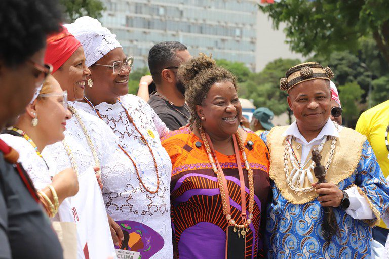 Ministra Macaé Evaristo defende equidade de gênero e raça durante Marcha das Mulheres Negras