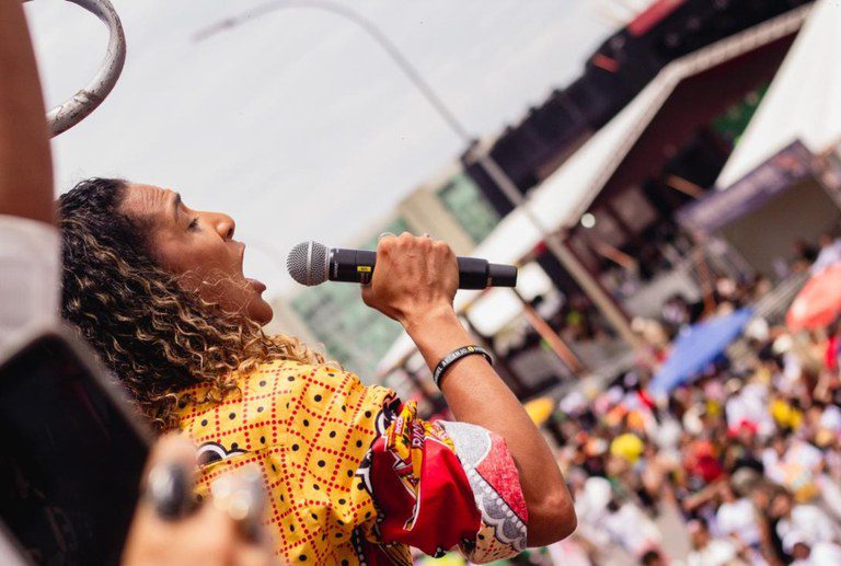 Na Marcha das Mulheres Negras por Reparação e Bem Viver, governo anuncia edital Xica Manicongo