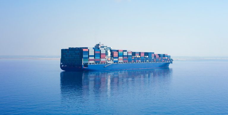 País bate recorde de exportação, importação e corrente de comércio no ano