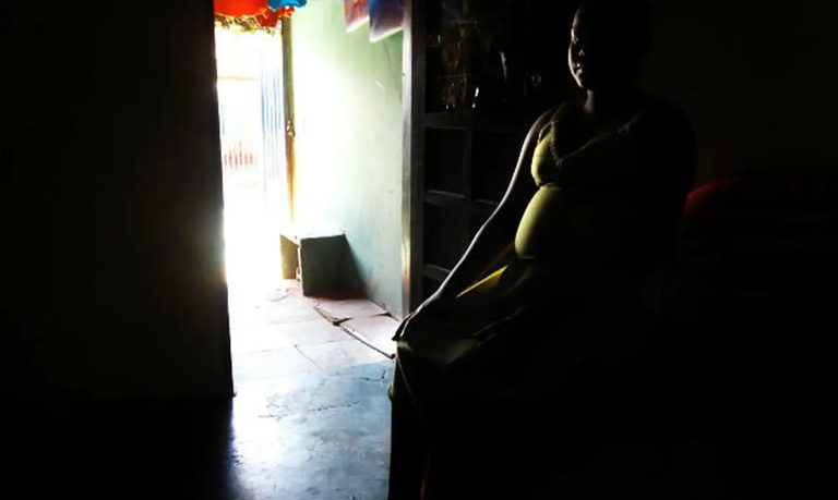 Ministérios defendem resolução sobre aborto legal para meninas vítimas de estupro