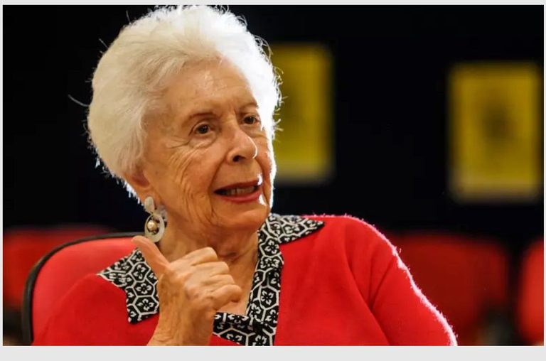 Presidente Lula homenageia militante Clara Charf, morta aos 100 anos