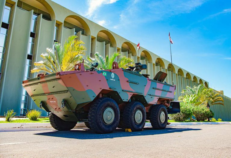 Exército celebra 20 anos do Guarani, projeto de modernização iniciado por Lula