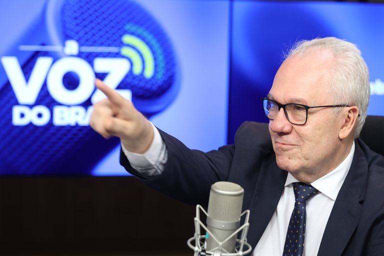 Enem 2025 é destaque da Voz do Brasil desta terça-feira