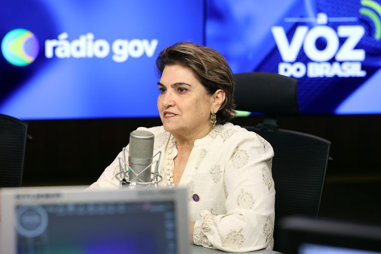 Atuação do Governo do Brasil para combater o feminicídio é destaque da Voz do Brasil