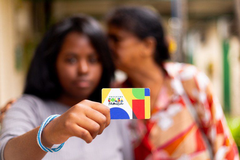 Bolsa Família: 70% dos adolescentes deixaram o programa em dez anos