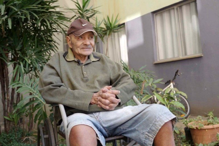 Plano Nacional de Cuidados prevê visitas a idosos por cuidadores profissionais