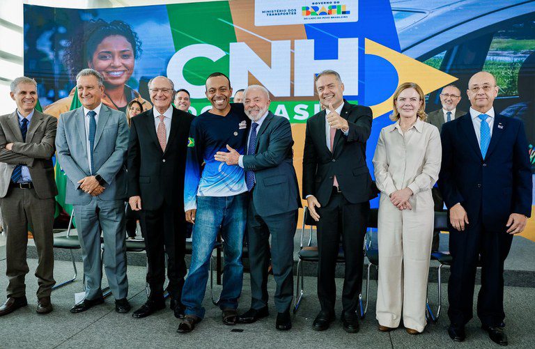 CNH do Brasil: Governo anuncia mudança histórica no processo de obtenção da habilitação