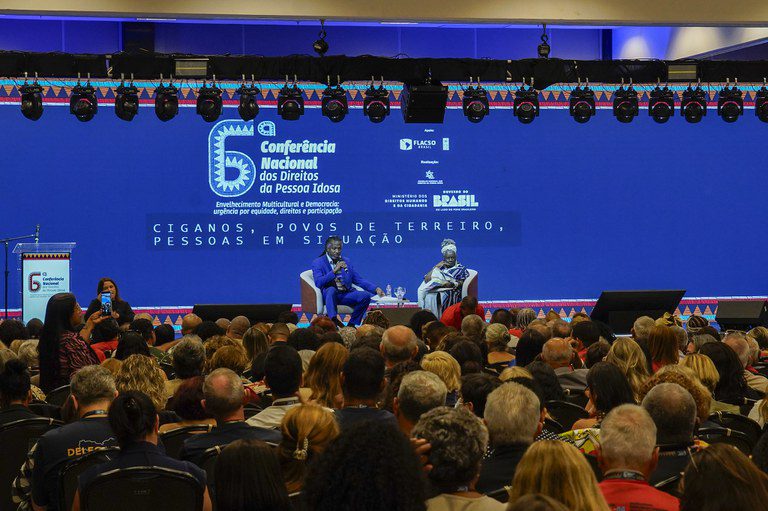 Conceição Evaristo: reflexão sobre tempo, longevidade e dignidade das pessoas idosas