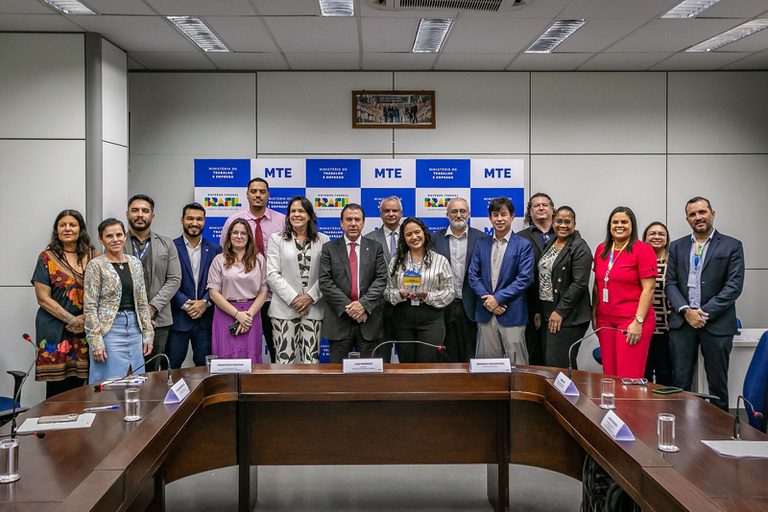 Facilita Brasil: novo canal digital simplifica serviços a trabalhadores e empresas