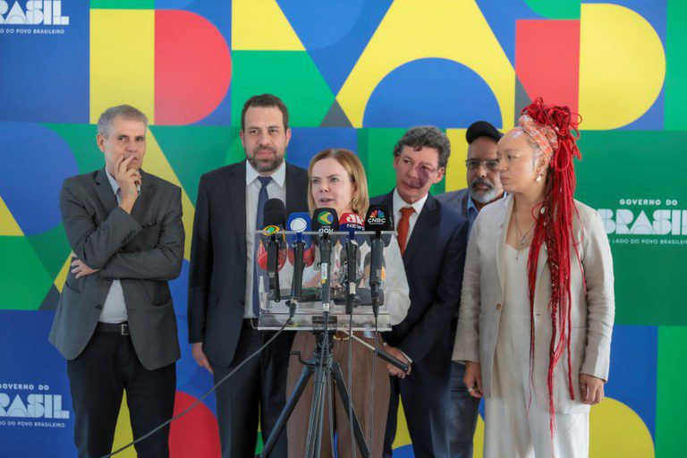 Governo do Brasil reforça posicionamento em torno do fim da escala 6x1