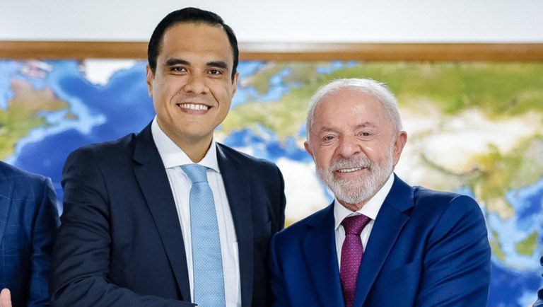 Gustavo Feliciano assume o Ministério do Turismo