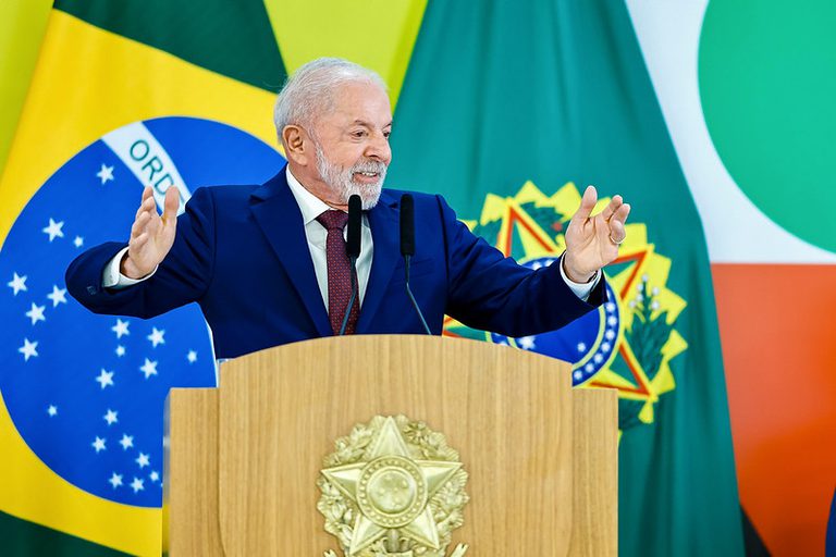 Lula diz que vai vetar PL da Dosimetria: 'Têm que pagar pelos crimes contra este País'