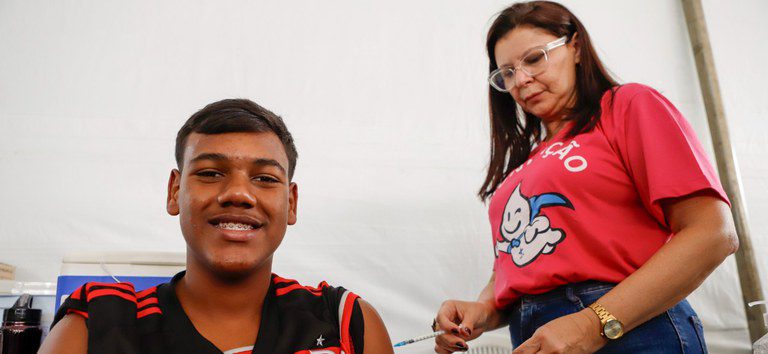 Ministério da Saúde amplia prazo de resgate vacinal contra HPV para jovens de 15 a 19 anos