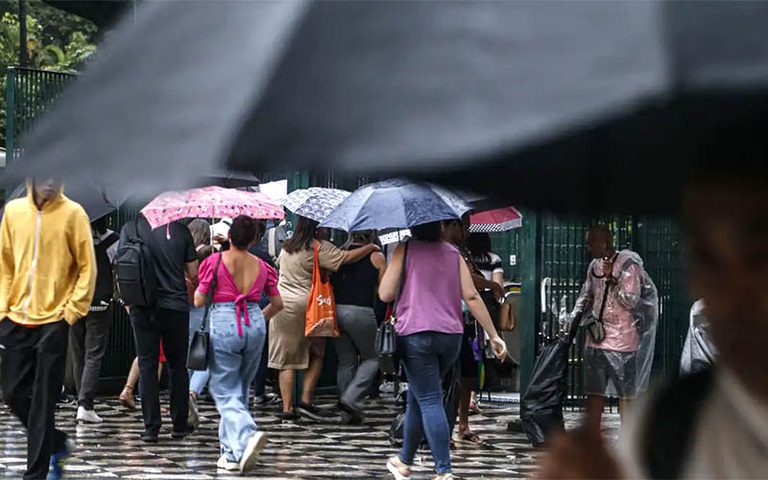 MME quer reunião com governo de SP e prefeitura para 'alinhar responsabilidades' por Enel