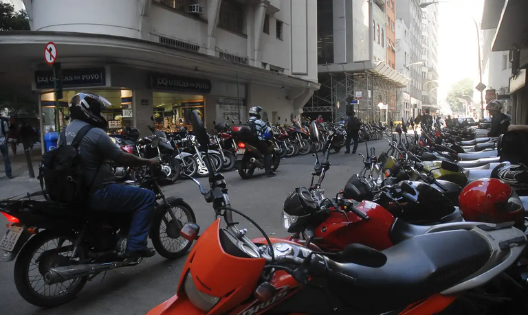 MTE atualiza NR 16 e fortalece proteção para trabalhadores que utilizam motocicletas