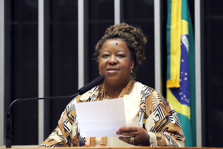 No Dia dos Direitos Humanos, ministra Macaé pede que Congresso resista a retrocessos