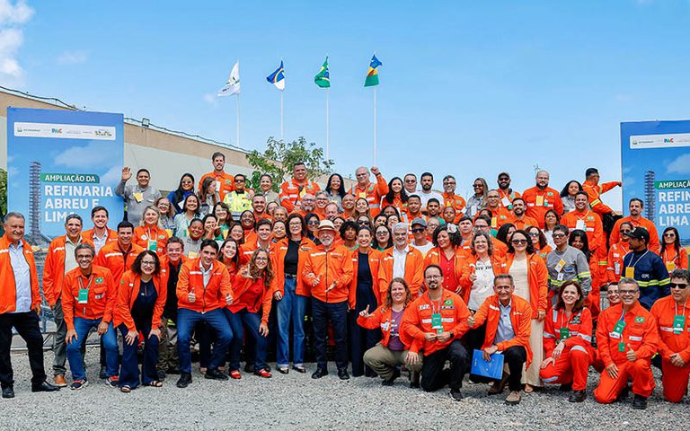 'País é soberano e Petrobras é sua mais importante empresa", diz Lula sobre expansão de refino