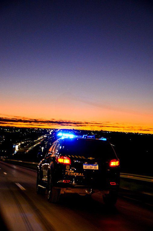 Polícia Federal deflagra operação contra tráfico internacional de brasileiros