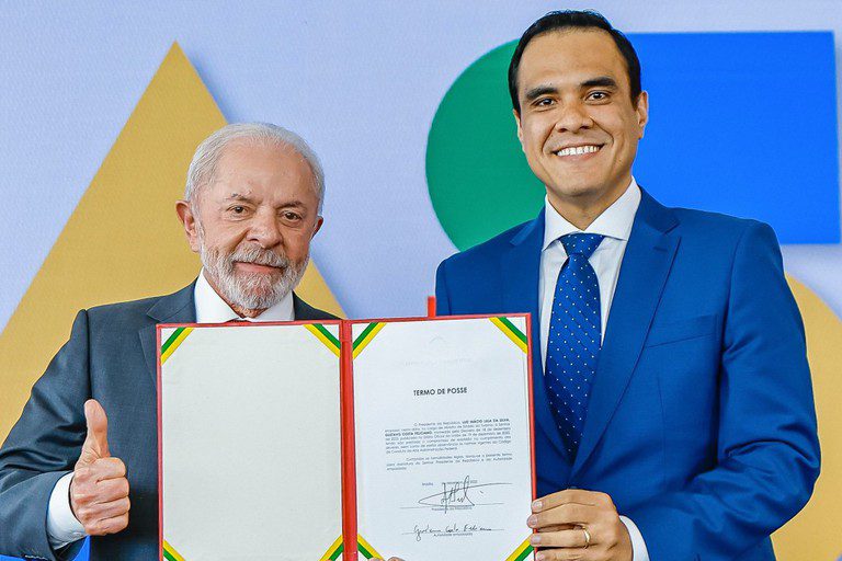 Presidente Lula dá posse a novo ministro do Turismo, Gustavo Feliciano