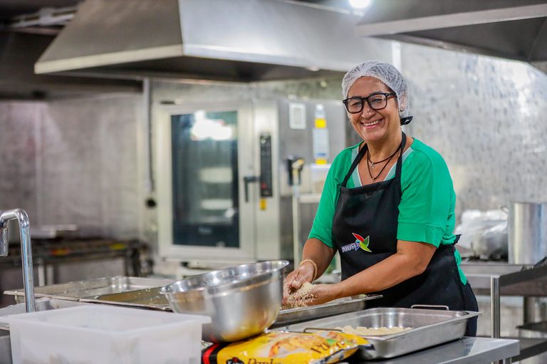 Sem ação do Estado, pobreza e extrema pobreza teriam aumentado, afirma IBGE