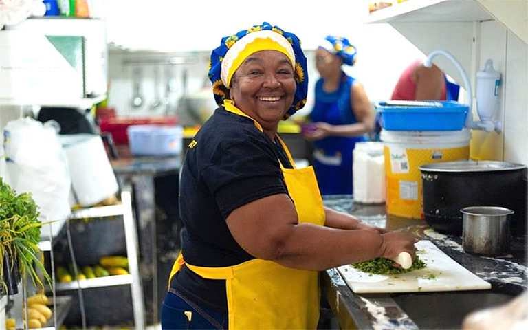 Trabalho, renda, justiça tributária e proteção social: o quarteto que tira milhões da pobreza no Brasil