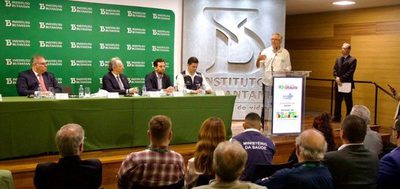 SUS adquire primeiras 3,9 milhões de doses da vacina 100% nacional contra dengue