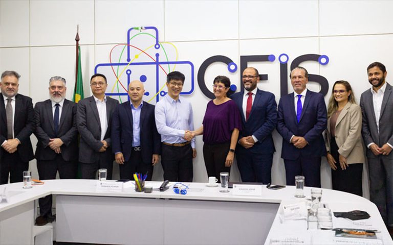 Brasil e China debatem oportunidades para fortalecer produção de medicamentos e vacinas