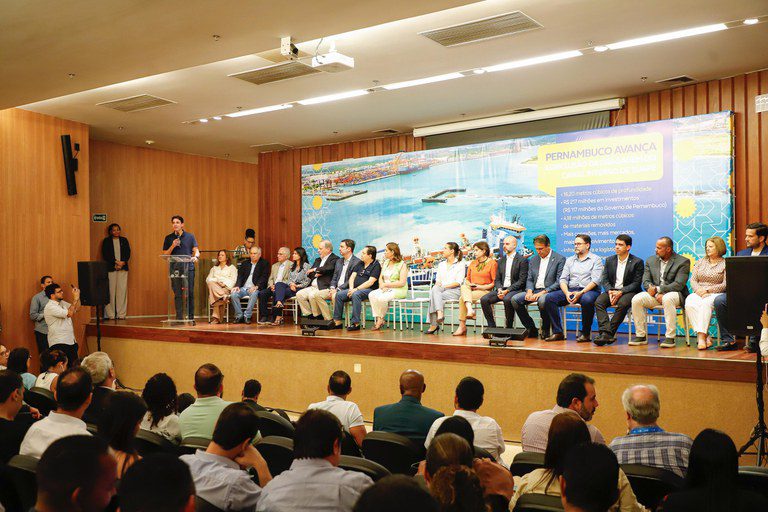 Dragagem no Porto de Suape (PE) é concluída, investimento é de R$ 217 milhões