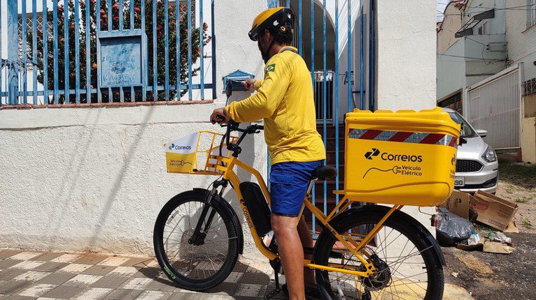 Correios completam 363 anos em data que também celebra o Dia do Carteiro