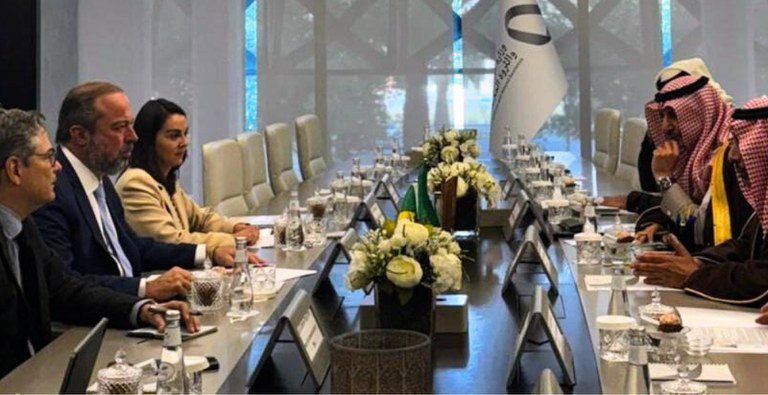 Governo discute com Sauditas cooperação para minerais críticos e investimentos no setor