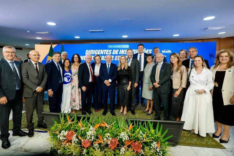 Lula assina decreto que fortalece Instituições Comunitárias de Educação Superior