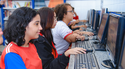 Por iniciativa do Governo do Brasil, Minas avança e tem 7 em cada 10 escolas conectadas