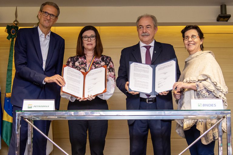 Petrobras e BNDES concluem edital ProFloresta+, com 16 propostas de venda de créditos de CO₂