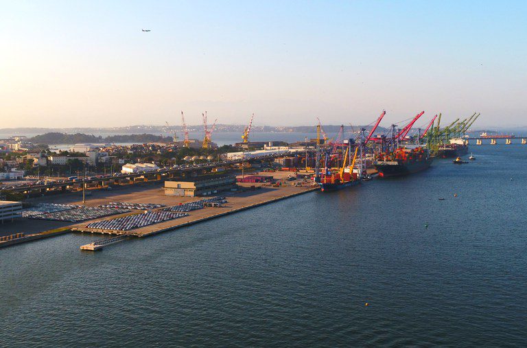 Portos do Sudeste movimentam 635 milhões de toneladas até novembro de 2025