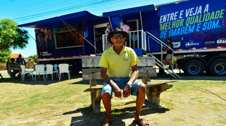 Programa do Ministério das Comunicações, que distribui antenas parabólicas, beneficia 21 municípios de Goiás