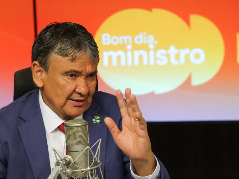 Quem espalha mentira é gente do mal, comete crime e vamos encontrar, diz Wellington Dias