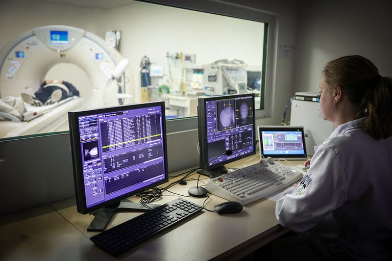 94% de quem fez residência em hospitais da Ebserh indica a formação obtida