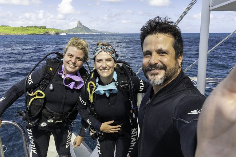 Turistas estrangeiros deixam US$ 7,9 bilhões na economia do Brasil em 2025, o maior valor da história