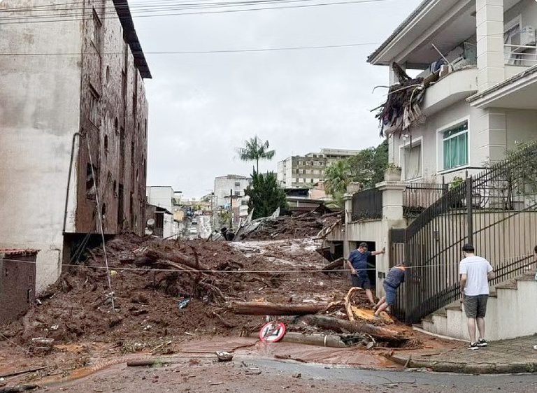 Ministro Waldez Góis vai a Minas acompanhar apoio do Governo a atingidos pelas chuvas