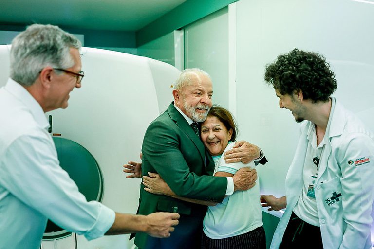 Avaliação popular sobre o SUS cresce e é a melhor da América Latina. Lula ressalta trabalho