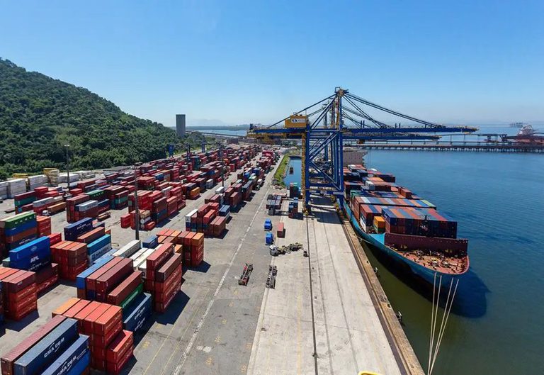 Balança comercial registra superávit na 3° semana de fevereiro