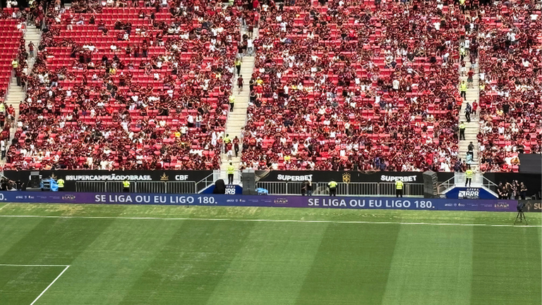 Ministério das Mulheres mobiliza torcedores contra o feminicídio na Supercopa