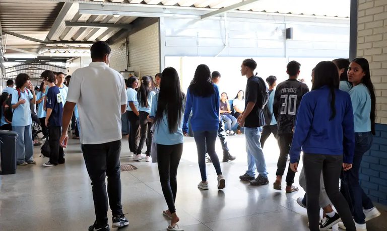 Cursinhos populares podem aderir à rede de apoio federal até o dia 4 de março