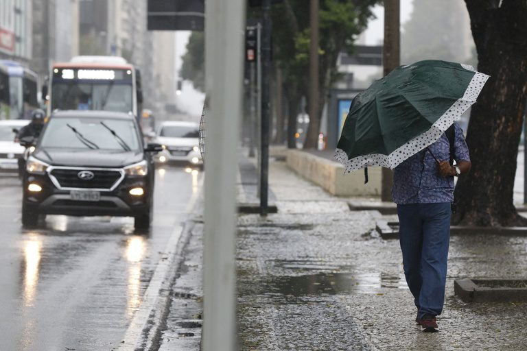 Defesa Civil Nacional trabalha em esquema de plantão para apoiar estados do Sudeste