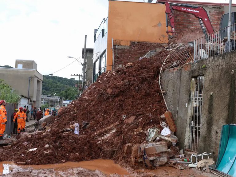 Fazenda suspende cobrança de dívidas de cidades mineiras afetadas pelas chuvas