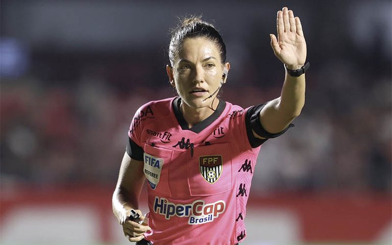 Governo do Brasil se solidariza com árbitra Daiane Muniz, alvo de misoginia após Bragantino x São Paulo