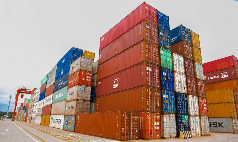 Como ficam as exportações brasileiras para os EUA sem tarifaço e com a nova taxa de 10%