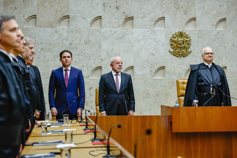 Lula reafirma compromisso das instituições brasileiras com a Constituição