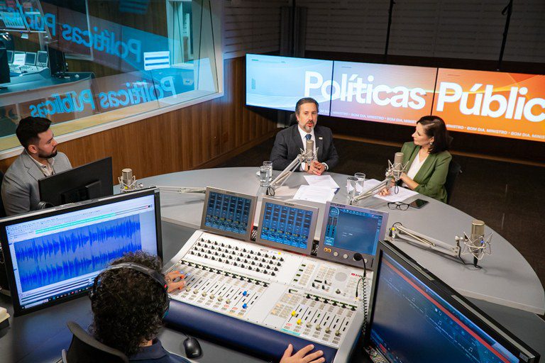 Ministro da CGU ressalta uso de IA no combate à corrupção e prevenção do desperdício de dinheiro